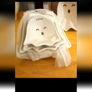 Ghost shaped measuring cups
